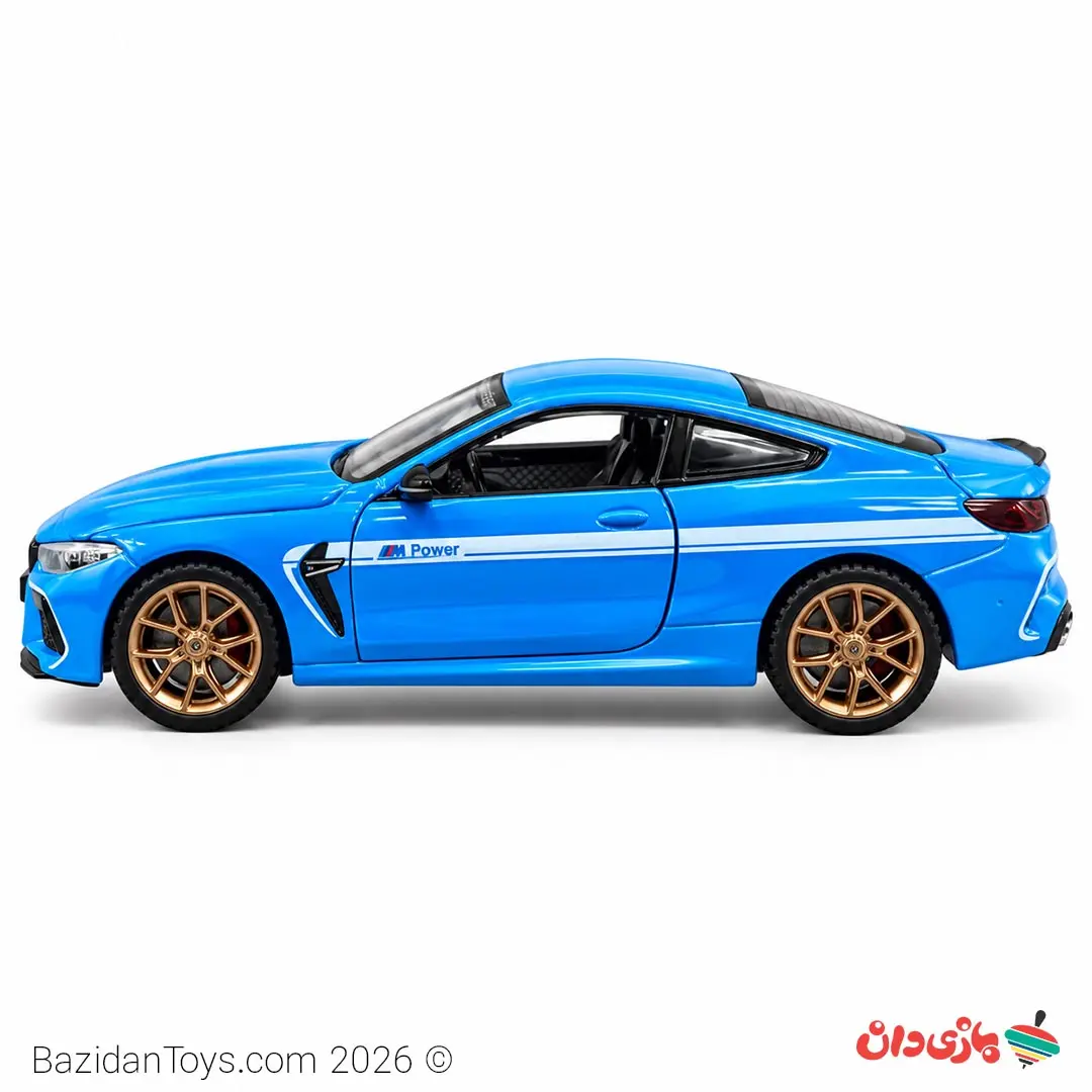 نمای جانبی ماکت BMW M8 Competition آبی با خطوط سفید M Power
